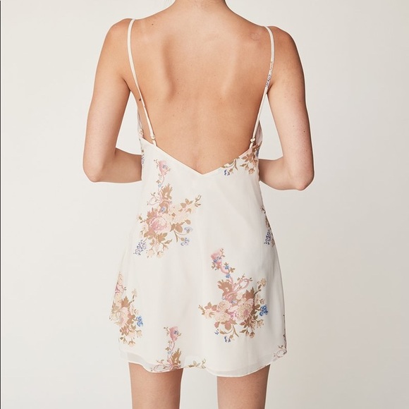 LPA Dress 252 in Blush Floral - Picture 3 of 8